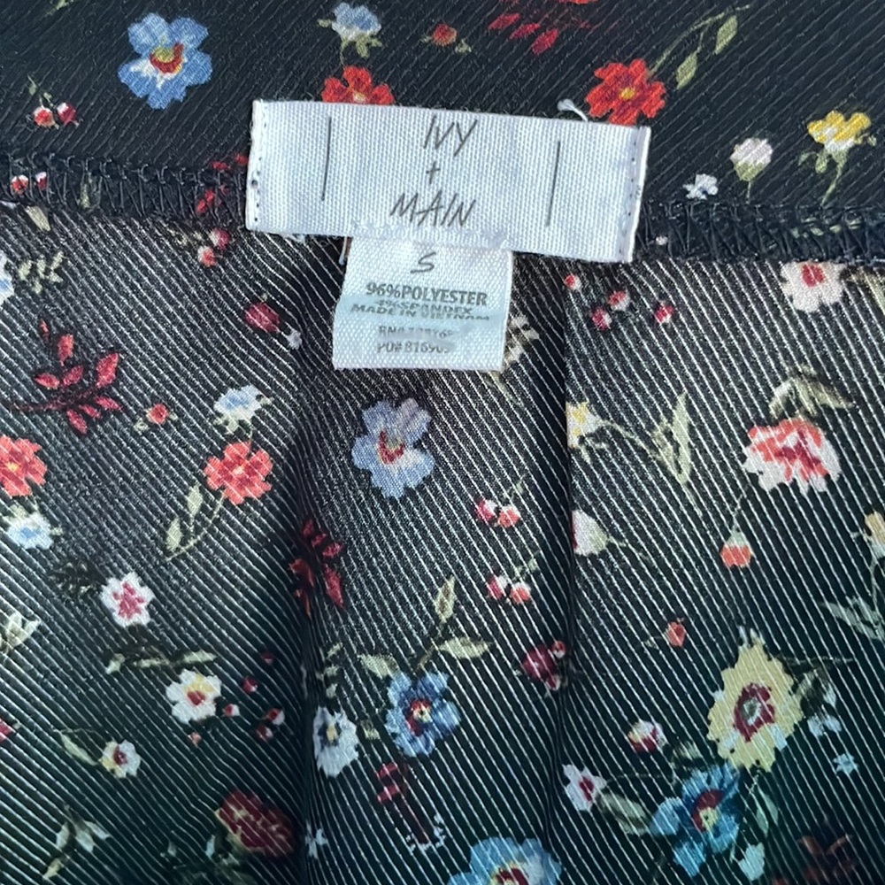 IVY & MAIN Floral A-Line Mini Skirt - Picture 7 of 8